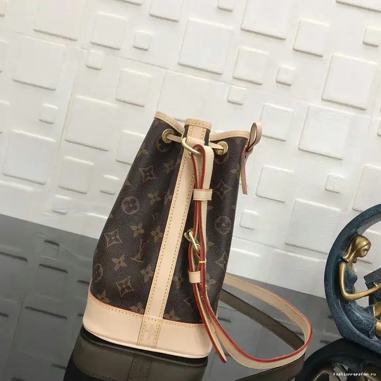 Fashionrepsfam ru LV Bags 19T1L0228 0708